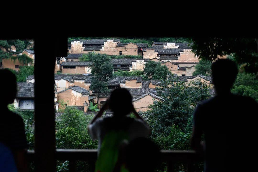 滚动的圆球无敌版